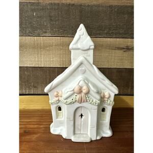 Precious Moments Sugar Town Chapel 1992 #529621